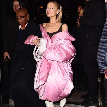 Tubuh Dicap Terlalu Kurus, Ariana Grande: Dulu Saya Minum Banyak Antidepresan