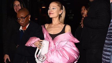 Inikah yang Picu Badan Ariana Grande Jadi Kurus Kering & Wajah Pucat?