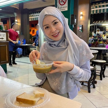 Kabar Terbaru Ayana Moon Wanita Korea yang Putuskan Mualaf & Berhijab