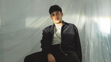 img-title Lirik Lagu Somebody's Pleasure (Soul Try To Figure It Out) - Aziz Hedra