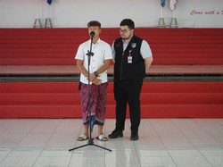 Bercita-cita Jadi Camat, Remaja Ini Disemati ID Card Bupati Kediri