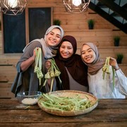 Cuma Rebus 30 Menit, Begini Cara Masak Ketupat Agar Cepat Matang dan Tahan Lama