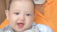 <p>Selain lebih sering disebut mirip sang Ayah, Baby Jourell juga dikatakan mirip dengan anggota boyband EXO, nih. "Mini Park Chanyeol," ujar akun @azizi****. (Foto: Instagram @jourellkenziedanuarta)<br /><br /><br /></p>