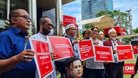 Samad, Saut dan BW Resmi Laporkan Firli ke Dewas KPK
