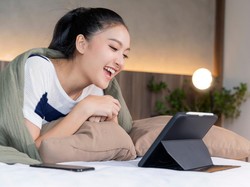 15 Rekomendasi Film Romance Netflix Terbaik Sepanjang Masa