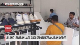 VIDEO: Jelang Lebaran Jasa Cuci Sepatu Kebanjiran Order