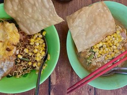 Laris Manis! Mie Topping Jagung Manis Ini Omzetnya Rp 8 Juta Sehari