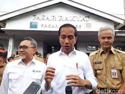 Jokowi Cek Harga di Pasar Cepogo Boyolali Jelang Lebaran: Turun Semua