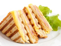 Resep Sandwich Keju dan Daging Asap untuk Menu Sahur Praktis