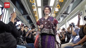 VIDEO: Pertama Kali, Trunk Show Digelar Diatas LRT Palembang
