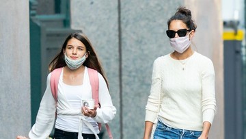 KEHIDUPAN REMAJA SURI CRUISE TANPA KEHADIRAN SANG AYAH