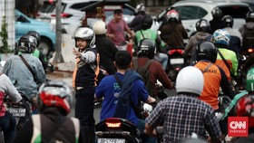 FOTO: Uji Coba Rekayasa Simpang Jalan Wijaya demi Urai Kemacetan DKI