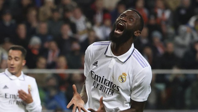 Winger Real Madrid Lucas Vazquez bergurau mengenai Antonio Rudiger yang disebutnya sebagai sosok 'gila' jelang melawan Union Berlin di Liga Champions.