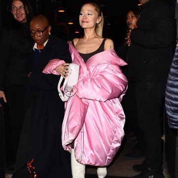 img-title Ariana Grande Buka Suara, Usai Ramai Netizen Komentari Tubuhnya Terlalu Kurus hingga Dikaitkan Anoreksia