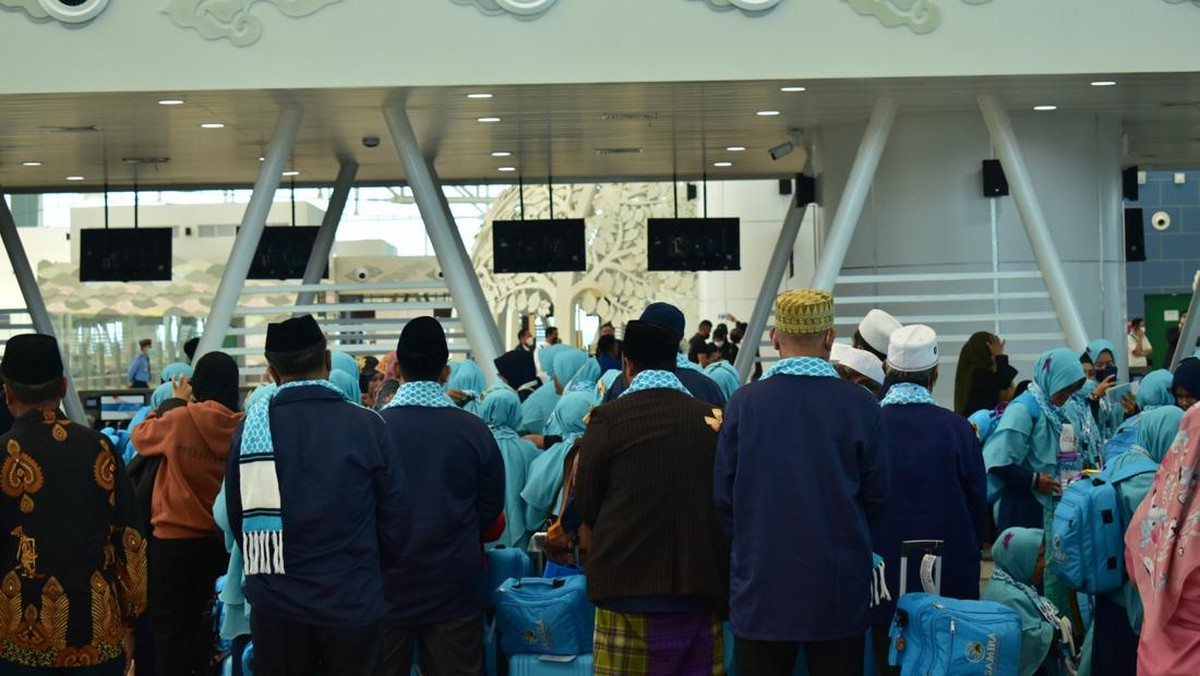 Media Asing Sorot Imbauan Umrah RI Jangan Transit Singapura-Malaysia