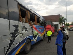 Bus Sumber Selamat Vs Truk di Sidoarjo, 5 Penumpang Dilarikan ke RS