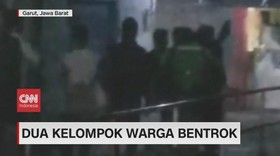 VIDEO: Dua Kelompok Warga Bentrok