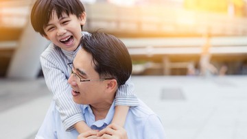 HAL YANG DIBUTUHKAN ANAK LAKI-LAKUI DARI AYAH