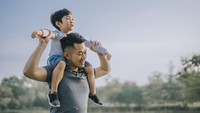 9 Hal yang Dibutuhkan Anak Laki-laki dari Ayahnya, Tidak Hanya Meluangkan Waktu