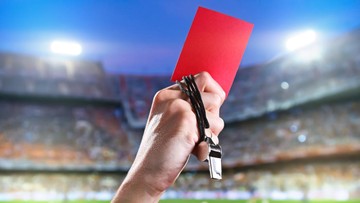 Sorotan Dunia Olahraga CNN Sport : Sejarah Kartu Merah di Dunia Sepak Bola