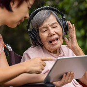 9 Rekomendasi Lagu di Hari Ibu dengan Lirik yang Menyentuh Hati