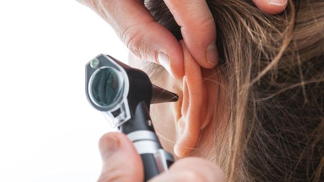 Dokter THT dari FK UI mengingatkan kebisingan dapat menyebabkan tuli. Ia memberikan tips aman menggunakan headset untuk mencegah cedera pendengaran.