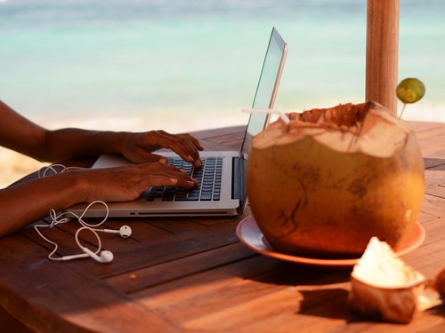 6 Cara Memulai Jadi Digital Nomad, Fleksibel Bekerja di Mana Saja