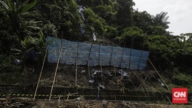 Jalur Selatan Cianjur Tertutup Longsor, Antrean Kendaraan Capai 5 Km