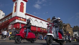 FOTO: Cara Warga Scarborough Mengekspresikan Hobi Motor