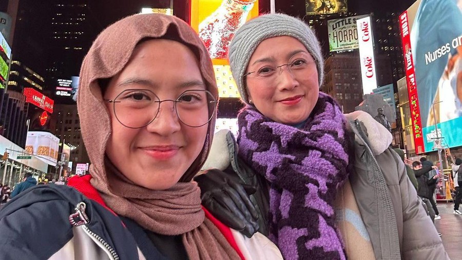 Nasywa Nathania Hamzah anak Desy Ratnasari Nasywa Nathania Hamzah anak Desy Ratnasari
