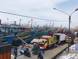 Nelayan Tegal Mulai Mudik Lebaran, Kapal-kapal Penuhi Pelabuhan Tegalsari