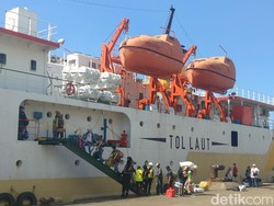 Penambahan Kapal Dilakukan Antisipasi Kepadatan Pemudik di Pelabuhan Perak
