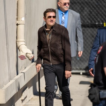 Setahun Berlalu, Jeremy Renner Kenang Momen Nyawanya Nyaris Hilang