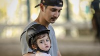 <p>Guzelim Aracelli Ali Syakieb telah menjadi primadona di media sosial, Bunda. Wajah blasterannya didapat dari sang Ayah, Ali Syakieb, yang keturunan Arab dan sang Bunda, Margin Wieheerm, yang berdarah Pakistan. (Foto: Instagram: @guzelimalisyakieb)</p>