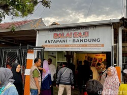 Jalan Dakwah Lewat Bagi-bagi Makanan di Prasmanan Gratis Balai Saji