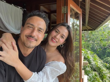7 Potret Mesra Raisa dan Hamish Daud, Sebut Sang Suami Ahjussi Kesayangan