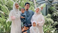 7 Potret Ratu Anandita & Mario Irwinsyah yang Sudah Dikaruniai 4 Anak