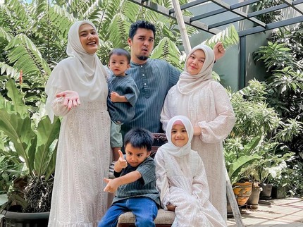 7 Potret Ratu Anandita & Mario Irwinsyah yang Sudah Dikaruniai 4 Anak