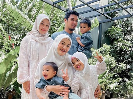 Terpopuler: Kisah Cinta Ratu Anandita dan Mario Irwinsyah
