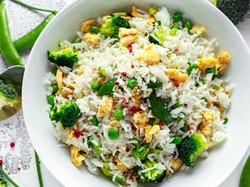 Resep Nasi Goreng Sayuran dan Telur yang Padat Nutrisi untuk Menu Sahur