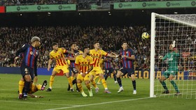 FOTO: Jalan Buntu Barcelona Ditahan Imbang Girona