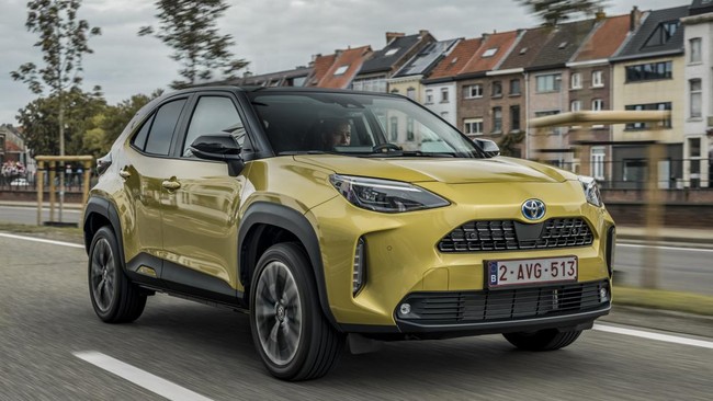 Pihak dealer membuka pemesanan Yaris Cross dengan tanda jadi buat tipe bensin Rp15 juta dan Rp20 juta untuk tipe hybrid.