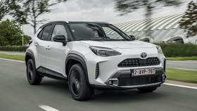 Sinyal Mobil Hybrid Baru Toyota yang Lebih Murah dari Innova