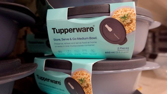 Tupperware berencana memangkas karyawannya. Hal ini tak lepas dari kondisi keuangan perusahaan yang memburuk.
