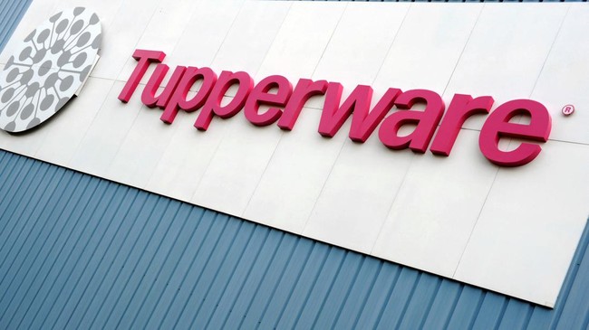 Perusahaan multinasional Tupperware terancam bangkrut karena kondisi perusahaan yang memburuk.