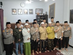Awali Tugas, Wakapolda Jatim Silaturahmi ke Ponpes di Kediri