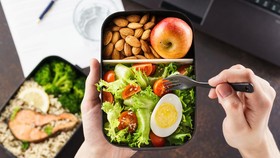 Bekal Buat Paksu, Tanda Cinta dan Perhatian dari Istri