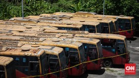 FOTO: Ratusan Bus Transjakarta Terbengkalai di Pulo Gebang