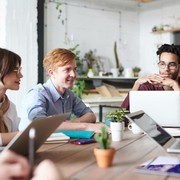 5 Cara Bangun Tim yang Solid dan Efisien, Pemimpin Hebat Wajib Tahu!