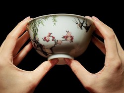 Gokil! Mangkuk China Berusia 300 Tahun Ini Laku Terjual Rp 371 Miliar!